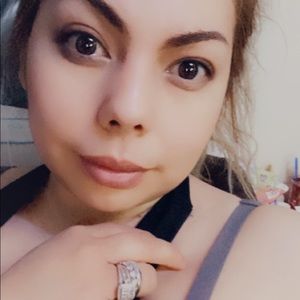 Meet your Posher, Debra